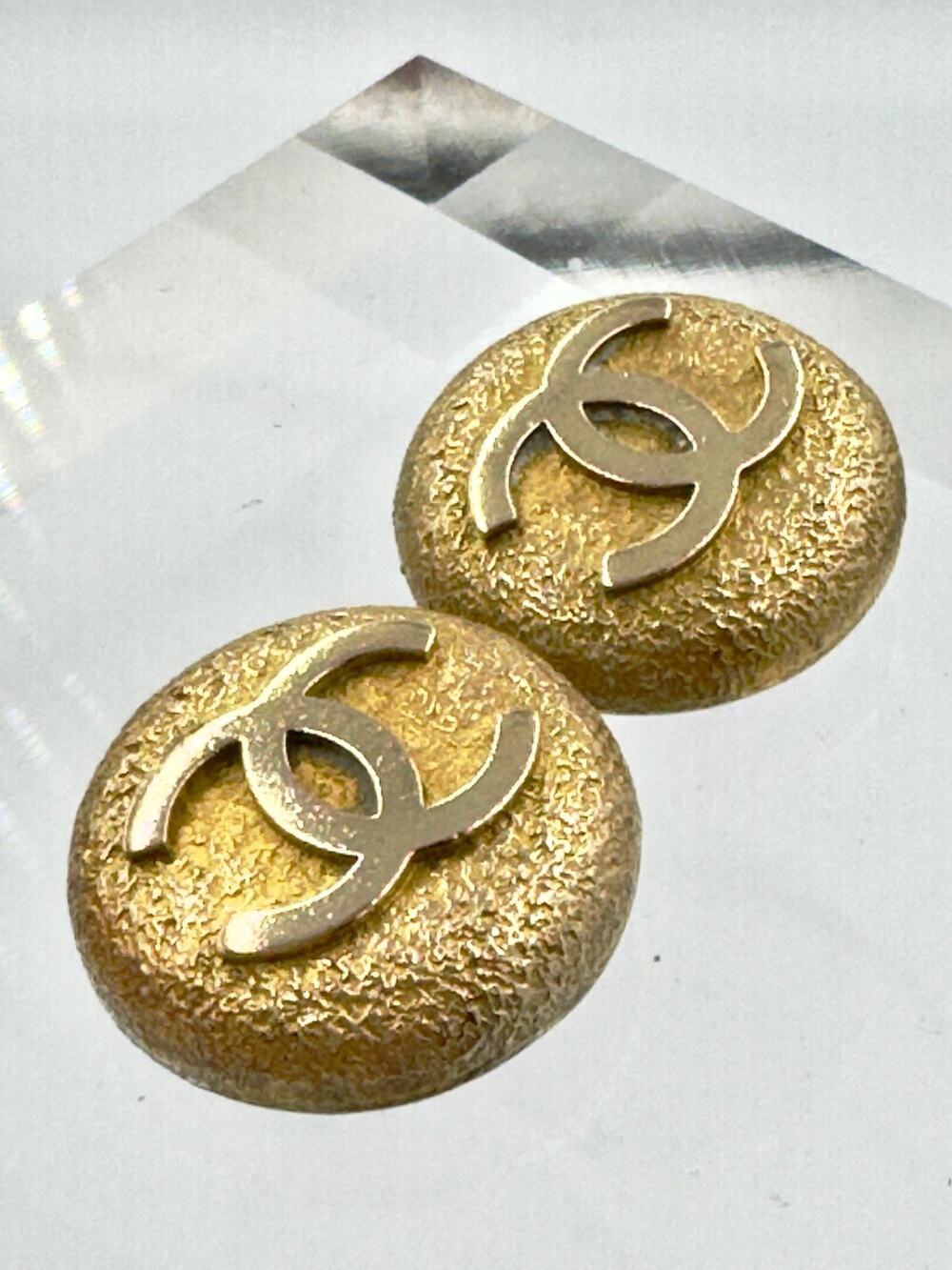 Authentic Vintage CHANEL CC Logo Round Medallion Clip-On Earrings